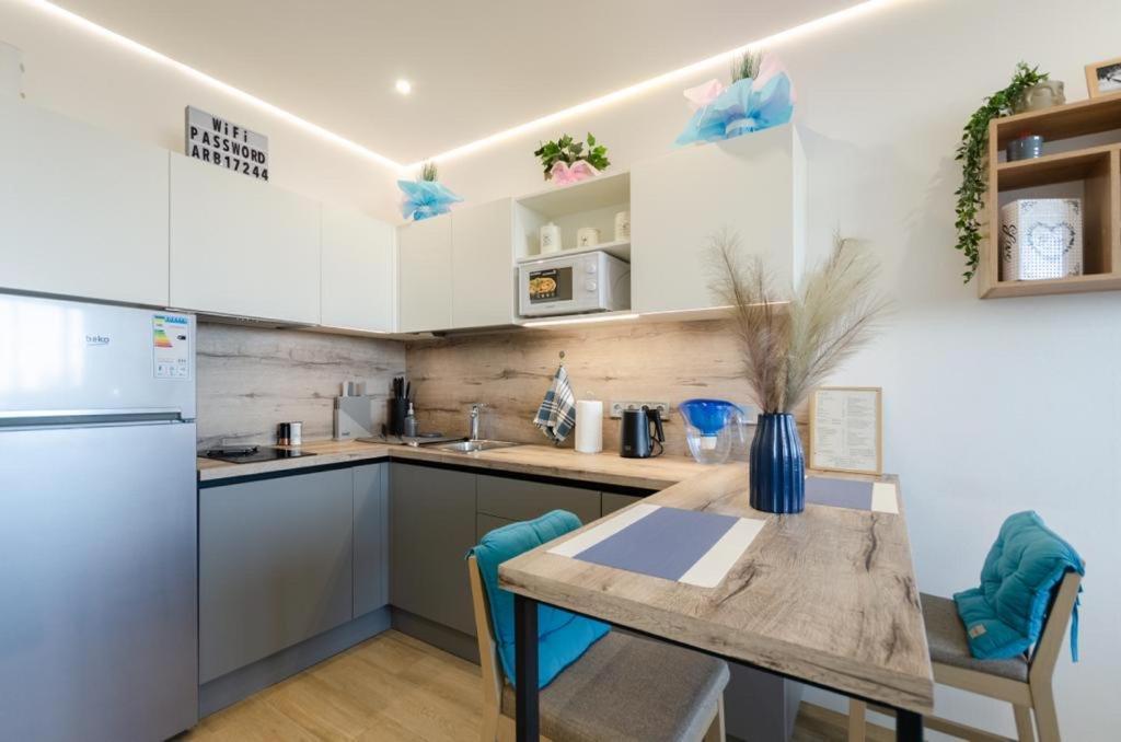 Mini-Smart 1 Apartment Kyiv Exterior photo